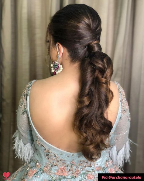 Sangeet Hairstyle Ideas For Brides & Wedding Guests - Wedbook Sangeet Hairstyles, Indian Sangeet, Reception Hairstyles, Party Hairstyle, Hairstyles For Gowns, Sangeet Night, Tail Hairstyle, Hair Style On Saree, Stylish Ponytail