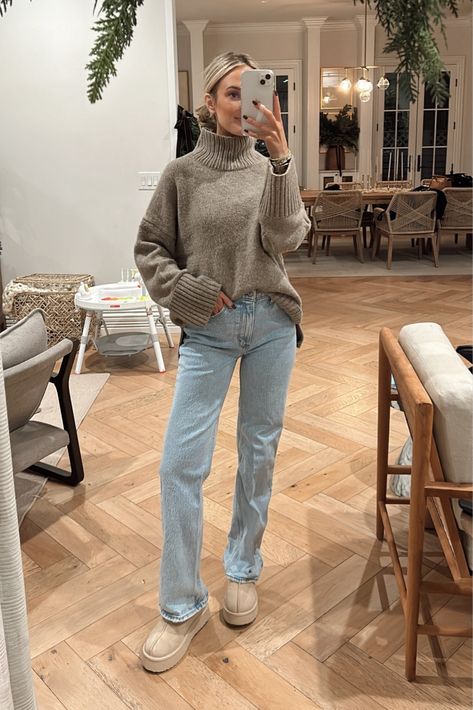 Shop details in the LTK App Emily Travis, High Rise 90s Relaxed Jean, Spring Teacher Outfits, Classroom Style, Comfy Casual Outfits, Relaxed Jeans, Teacher Outfits, Comfy Casual, Casual Fits