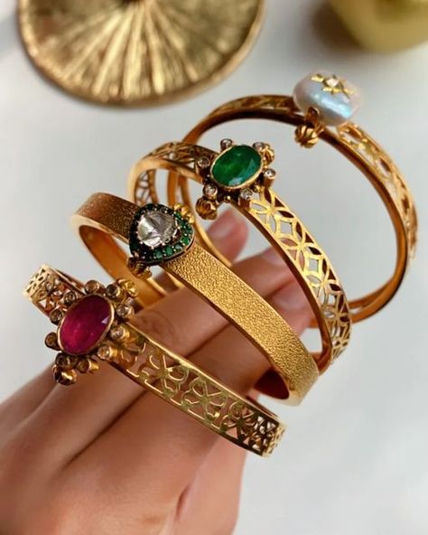 ARNAV-Jewellery from the heart on Instagram: "#ACCENTUATE Whether you pair them with other bangles or wear it as a single piece, bangles are an easy way to achieve an elegant and flawless look. To know more about how you can make these 22k GOLD bangles yours, you can call or WhatsApp us on +919986001216 or email us at support@arnav.in #webelieveinhandmade #jewelleryrevivalist #bridalcollection #weddingjewellery #bangles #kada #bespoke #bespokejewellery #custommadejewellery #highfashion #jewe Arnav Jewellery, 22k Gold Bangles, Wedding Jewelry Sets Bridal Jewellery, Antique Necklaces Design, New Gold Jewellery Designs, Gold Earrings Models, Antique Gold Jewelry Indian, Bangles Gold, Gold Jewelry Simple Necklace