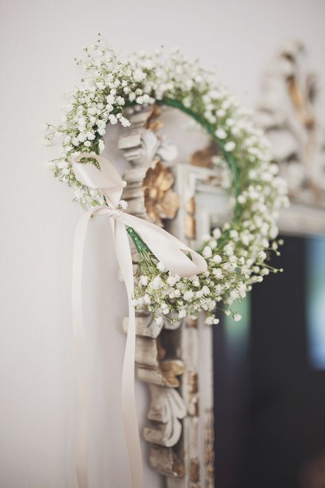 Baby's Breath / Gypsophila flower crown - Image by Katy Melling Photography - Jenny Packham 'Willow' gown for a beach wedding at Newton Hall in Northumberland with a pink rose bouquet by Katy Melling Photography. Gypsophila Flower, Pink Rose Bouquet, Flower Girl Crown, Colorful Bouquet, Beach Wedding Decorations, Flower Crown Wedding, Trendy Flowers, Wedding Arrangements, Wedding Flower Arrangements