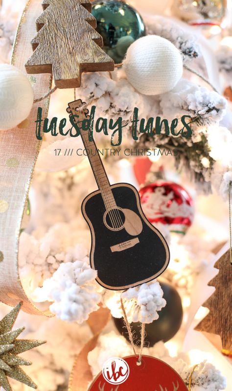 Tuesday Tunes / 17 - Country Christmas | inspiredbycharm.com Ultimate Christmas Playlist, Country Christmas Music, Christmas Music Songs, Christmas Music Playlist, Christmas Songs Playlist, Best Christmas Songs, Christmas Information, Christmas Country, Christmas Playlist