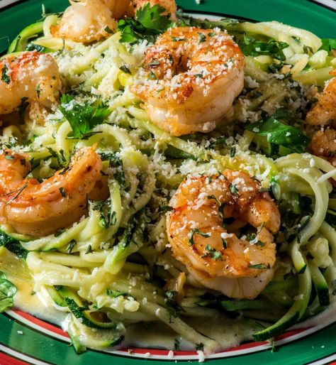 Shrimp Zucchini Noodles, Shrimp Zucchini, Zucchini Noodle, Zoodle Recipes, Low Carb Veggies, Spiralizer Recipes, Veggie Noodles, Shrimp Dishes, Cardigan Winter