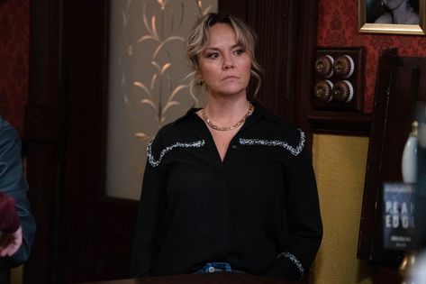 Charlie has swapped her blonde curls for something very different. Charlie Brooks, Mick Carter, Kellie Bright, Linda Carter, Blonde Curls, New Hairstyle, Change Is Good, The Change, New Hair