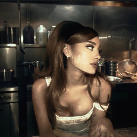 Ariana Grande Tumblr, Adriana Grande, Ariana Grande Singing, Ariana Grande Wallpaper, Ariana Grande Photos, Ariana Grande Pictures, Ariana G, Rap Aesthetic, Famous Girls