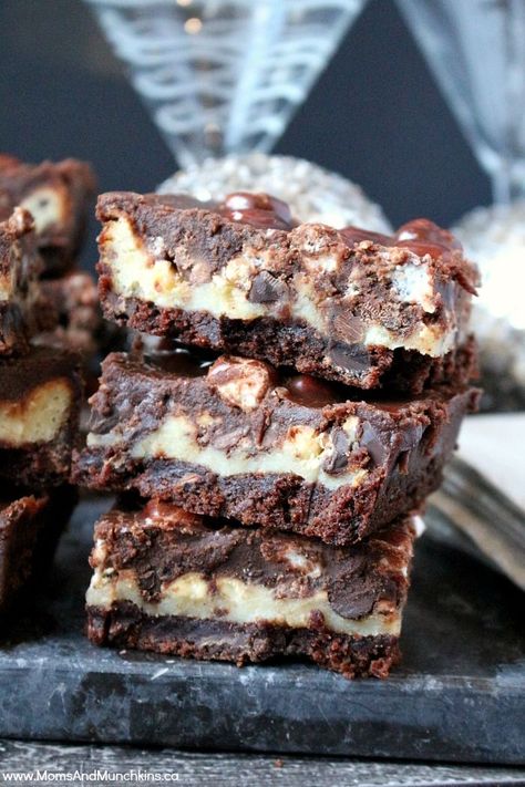 Double Chocolate Rocky Road Cookie Bars Recipe - starts with a premixed cookie base. Easy to make and so delicious! Makes a large batch perfect for a potluck or bake sale. Chocolate Marshmallow Recipe, Easy Halloween Appetizers, Halloween Appetizers For Adults, Appetizers Halloween, Appetizers Appetizers, Marshmallow Recipes, Halloween Appetizers Easy, Roast Beef Sandwich, Halloween Party Appetizers