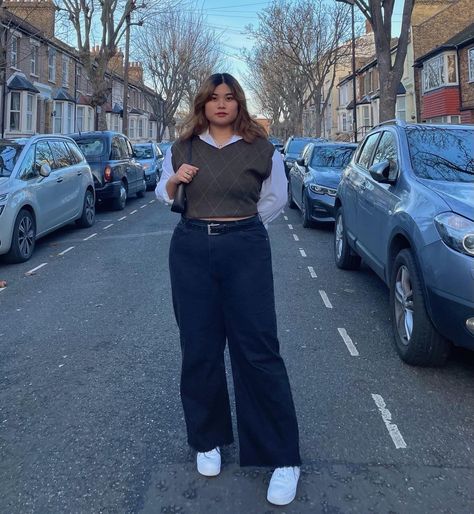 Joyce (ू•ᴗ•ू❁) on Instagram: “Hell yeah 😌🤘🏽” Chubby Girl Outfits, Mid Size Outfits, Outfits Gorditas, Stylish Plus Size Clothing, Midsize Outfits, Chubby Fashion, Hell Yeah, Curvy Girl Outfits, Curvy Girl Fashion