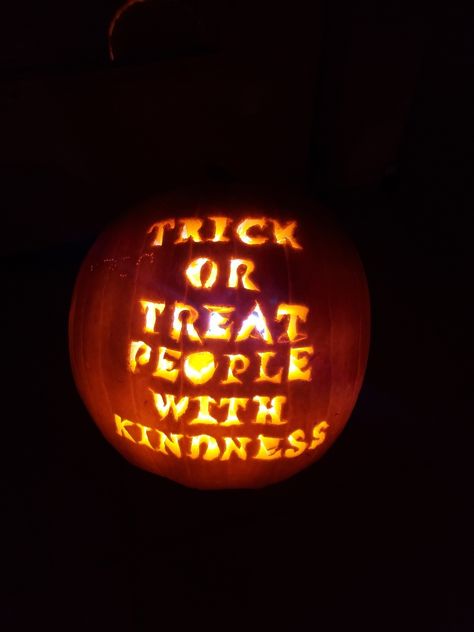 Harry Styles Pumpkin Carving, Harry Styles Pumpkin, Harry Atyles, Harry Styles Tweets, Best Costume Ever, Cute Pumpkin Carving, Pumkin Carving, Pumpkin Contest, Pumpkin Carving Ideas