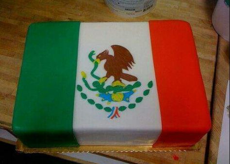 Cake bandera mexicana Mexican Flag Cake, Mexican Cakes, Flag Cake Recipe, Mexican Cake, Mexican Cocktails, Incredible Cakes, Dad Birthday Cakes, Flag Cake, Hispanic Culture