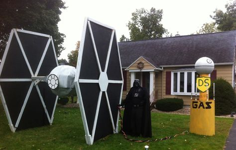 Star Wars Halloween Decorations, Star Wars Decorations, Darth Vader Halloween, Halloween Yard Displays, Disfraz Star Wars, Halloween Lawn, Halloween Decorations Outdoor, Star Wars Decor, Star Wars Halloween