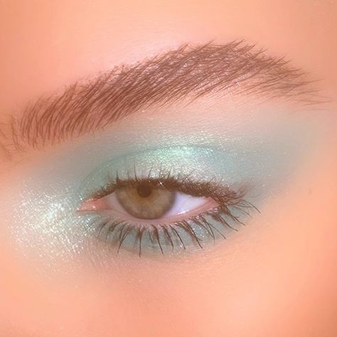 Brooke Lohst, Future Makeup, Exotic Makeup, Eyeshadow Ideas, Theatre Makeup, Mint To Be, Rave Makeup, Dream Aesthetic, Colourpop Cosmetics