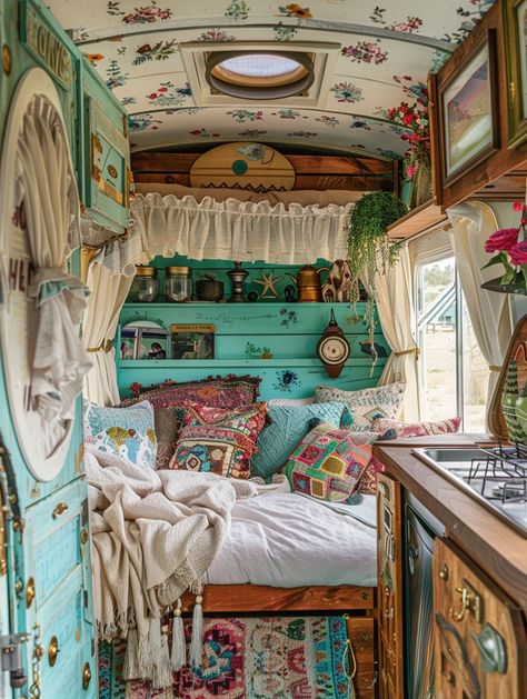 53 Boho Design Ideas for Perfect Camper Renovation – TastyInteriors Bohemian Campervan, Vanlife Decor, Camper Mural, Car Glamping, Boho Chic Decor Diy, Boho Camping, Vintage Caravan Interiors, Trailer House, Boho Loft