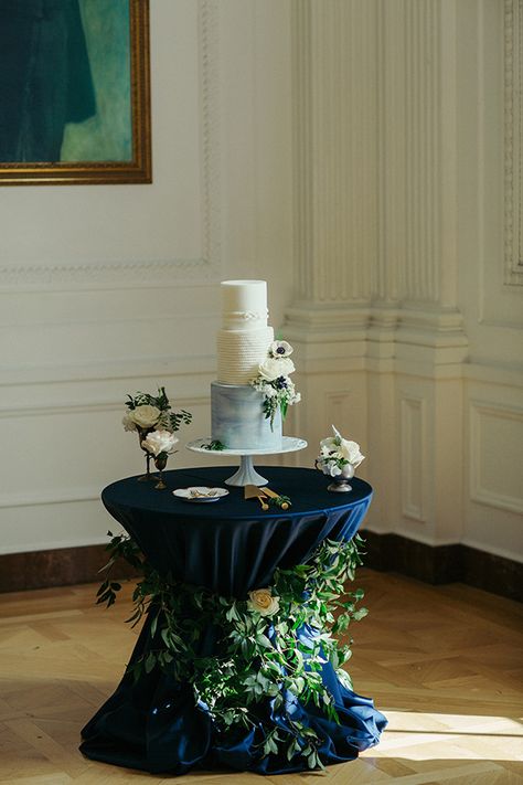 Navy Gold And Greenery Wedding, Navy Blue And Green Wedding Decorations, Navy And Dark Green Wedding, Navy Blue And Emerald Green Wedding, Forest Green And Navy Wedding, Emerald Wedding Color Schemes, Dark Green And Navy Wedding, Wedding Color Schemes 2024, Navy And Emerald Wedding