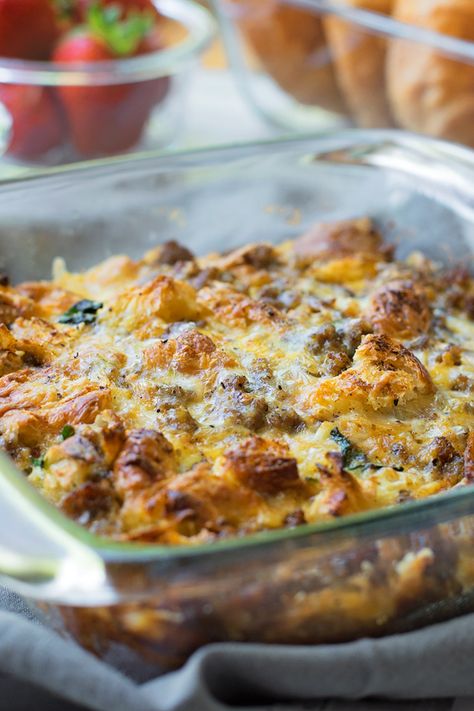 Overnight Sausage, Egg and Croissant Breakfast Bake - Life Made Simple Egg And Croissant, Croissant Breakfast Bake, Croissant Breakfast Casserole, Life Made Simple, Christmas Meals, Baked Breakfast Recipes, Croissant Breakfast, Egg Bake, Breakfast Casseroles