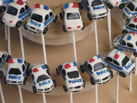 Police Cars | Cake Pop Creations | Flickr Cake Pops Valentines, Cars Cake Pops, Police Car Cakes, Policeman Party, Cop Party, Police Cakes, Police Birthday Party, Valentine Cake Pop, Police Party