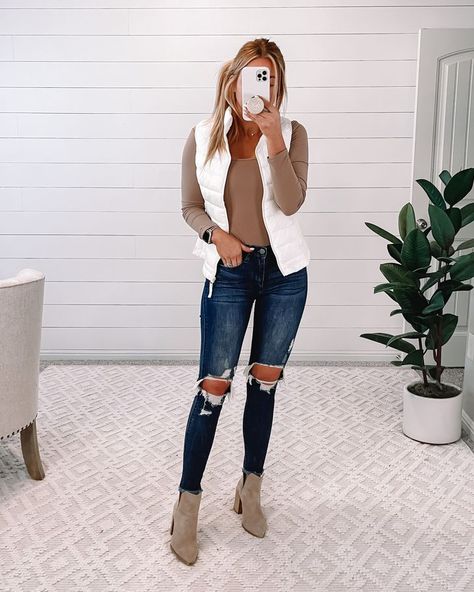 Trendy Fall Outfits Casual Classy, Fall Outfits Country Casual, Fall Bodysuit Outfit Women, Women Casual Winter Outfits, Outfits For Women In Their 20s, Womens Everyday Outfits, Womens Bodysuit Outfit, Fall Outfits 30s For Women, Skinyjeen Outfit