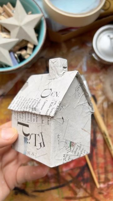 Paper Mache Christmas House, Papier Mache Ornaments, Emergency Folder, Paper Mache Houses, Paper Mache Art Projects, Paper Mache House, Cottage Miniature, Paper Mache Christmas, Making Paper Mache