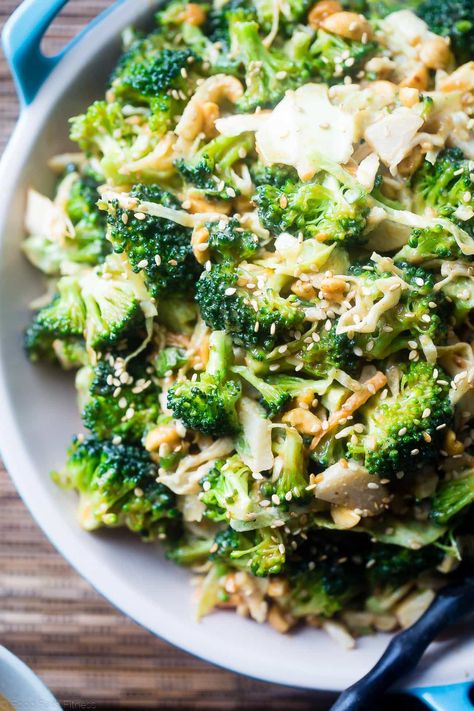 Asian Healthy Broccoli Salad - This crowd-pleasing healthy broccoli salad is a no-cook side dish, loaded with creamy peanut sauce! It's quick and easy, gluten free and vegan with a paleo option! | Foodfaithfitness.com | @FoodFaithFit Salad With Peanut Sauce, Vegan Broccoli Salad, Whole30 Meal Plan, Salad Asian, Asian Broccoli, Healthy Broccoli Salad, Whole30 Meal Prep, Peanut Salad, Healthy Broccoli