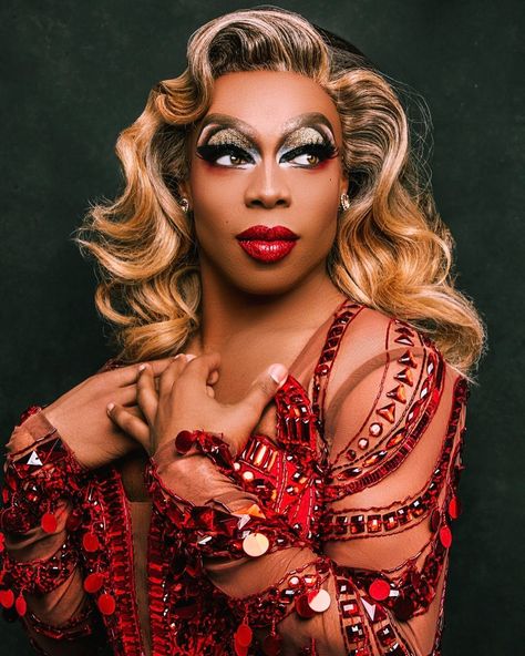 35.7k Likes, 328 Comments - TODRICK (@todrick) on Instagram: “6. YOU CHANGE THE WORLD WHEN YOU CHANGE YOUR MIND. In this scary time, make an effort every single…” Greg Barnes, Boots Makeup, Queer Rainbow, Todrick Hall, Lip Syncing, Drag Make-up, Charlie's Angels, Drag Makeup, Dance Instructor