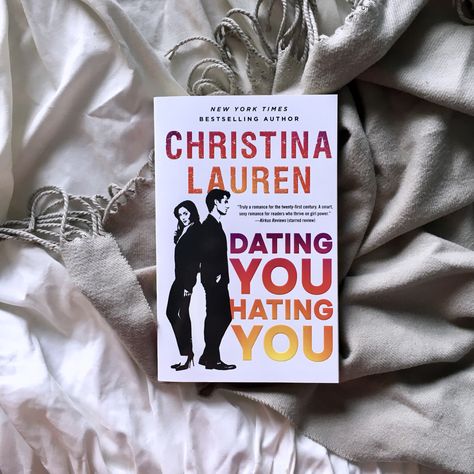 [Review] Dating You / Hating You by Christina Lauren Dating You Hating You Book, Christina Lauren Books, Stolen Kiss, Powerful Book, The Hating Game, Books To Read Before You Die, Tbr Pile, Office Romance, Christina Lauren