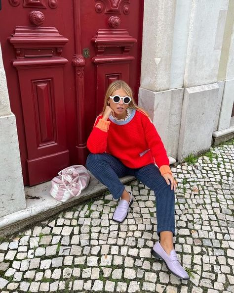 Colorful Winter Outfits Aesthetic, Portuguese Outfit Women, Rita Montezuma Outfits, Portuguese Outfits, Portugal Aesthetic Outfits, Portuguese Style, Portuguese Girl Aesthetic, Portugese Girl Aesthetic, Portuguese Fashion