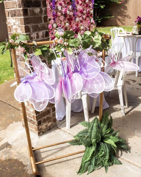 Lyla’s Magical Fairy Party | CatchMyParty.com Fairy Party Balloons, Pixie Hallow Party Theme, Fairy Birthday Party Decorations, Pixie Hallow, Fairy Birthday Party Ideas, Fairy Theme Birthday Party, Enchanted Forest Party, Fairy Theme Party, Birthday Fairy