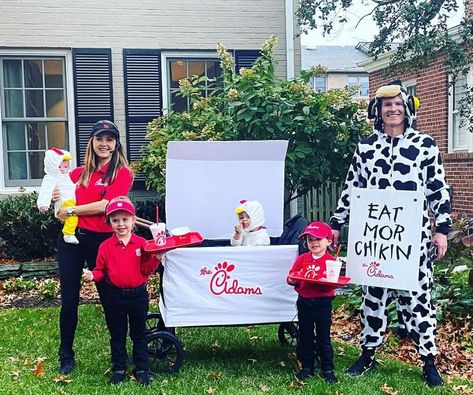 Chic Fil A Trunk Or Treat Ideas, Chickfila Trunk Or Treat, Chick Fil A Trunk Or Treat Ideas, Eat Mor Chikin, Trunk Or Treat Ideas, Fall Fest, Treat Ideas, Trunk Or Treat, Family Halloween Costumes