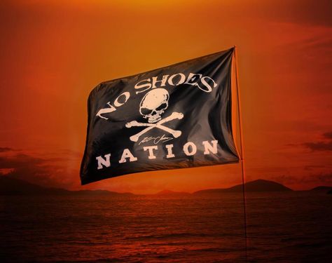 Kenny Chesney - No Shoes Nation Pirate Flag I WANT THIS FLAG!!!!!! No Shoes Nation, Pirate Flag, No Shoes, Country Music Artists, Kenny Chesney, Country Music Stars, Country Music Singers, Blue Chair, Island Girl