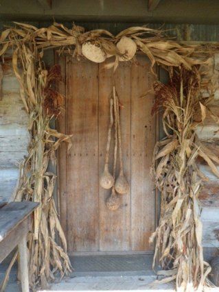 . Curtains Ideas Modern, Tableware Ideas, Fall Dec, Primitive Fall Decor, Primitive Autumn, Rugs Ideas, Corn Stalks, Primitive Colonial, Primitive Fall