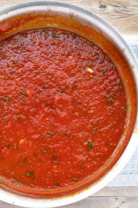 Gravy Sauce Recipe, Easy Enchilada Sauce, Classic Marinara Sauce, Tomato Sauce Chicken, Baked Italian Meatballs, Enchilada Sauce Easy, Easy Marinara Sauce, Marinara Recipe, Marinara Sauce Recipe