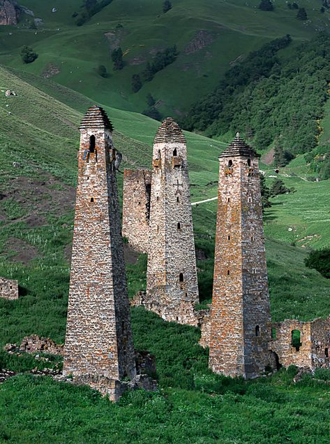 Architecture Antique, Tower House, Healing Hands, Beautiful Castles, Ancient Architecture, Ancient Ruins, Old Buildings, Abandoned Places, Amazing Architecture