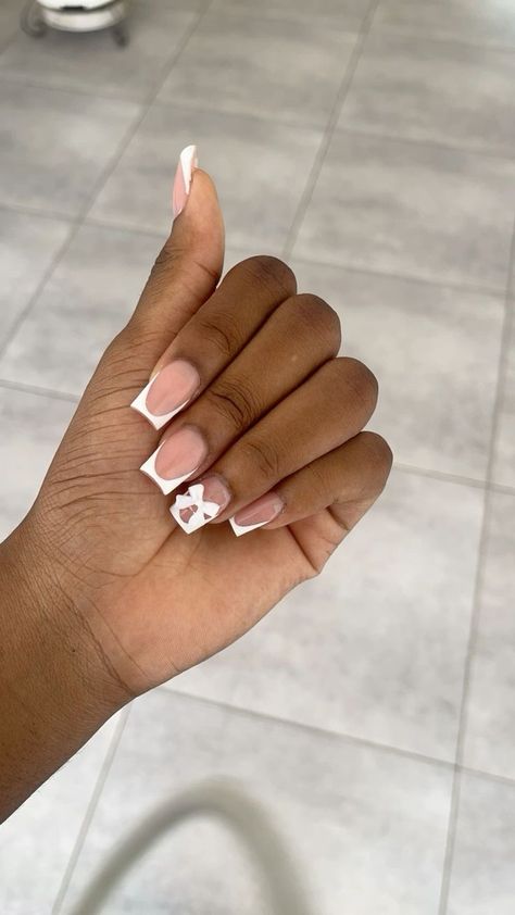 Medium Nail Inspiration, Back To School Nails With Charms, Nail Ideas Back To School 6th Grade, First Day Of School Nails Highschool, Medium Length Nails Simple, Bow French Tips, Nail Ideas Simple Design, Basic Back To School Nails, Nails 6th Grade