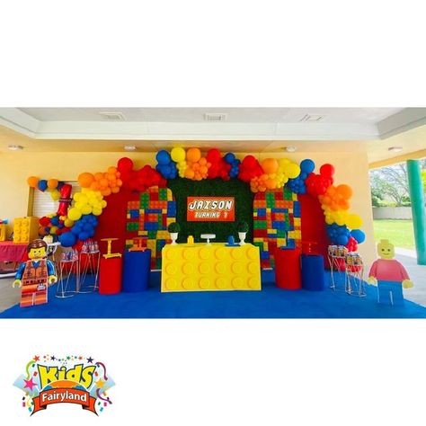 Lego Balloon Garland, Lego Party Balloons, Lego Balloons, David 8, 5th Birthday Boys, Lego Themed Party, Garage Party, Lego Theme, Lego Decorations