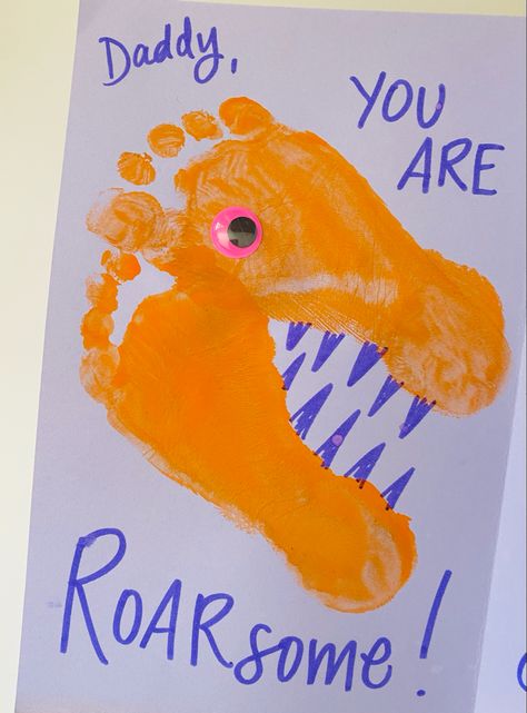 Father’s Day craft Baby Art Crafts, Kids Fathers Day Crafts, Diy Father's Day Crafts, Dad Crafts, Fathers Day Art, Father's Day Activities, Footprint Crafts, Baby Art Projects, Toddler Arts And Crafts