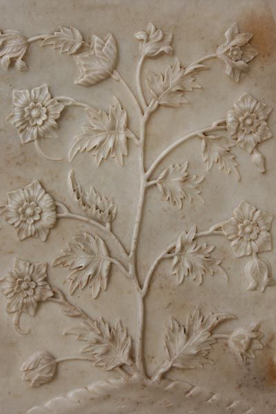 Taj Mahal Marble Taj Mahal Mood Board, Jaipur Architecture, Taj Mahal Marble, Tac Mahal, Flower Relief, Floral Design Drawing, Mumtaz Mahal, Beige Aesthetics, Moroccan Motifs