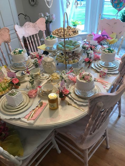 Inside Tea Party Ideas, 15th Birthday Tea Party, Tea Party Setup Ideas, Tea Party Astethic, Thrifted Tea Party, Victorian Tea Party Aesthetic, Birthday Tea Party Ideas For Women, Victorian Birthday Party Ideas, Tea Party Set Up