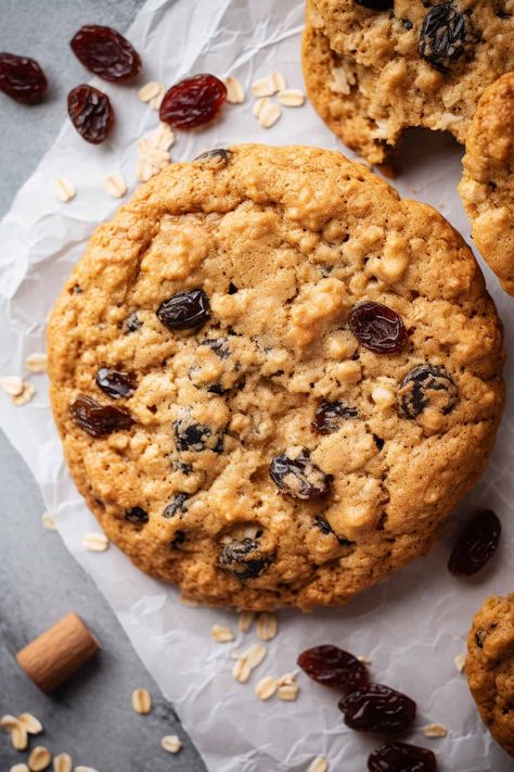 Homemade Oatmeal Raisin Cookies, Oat And Raisin Cookies, Chewy Oatmeal Raisin Cookies, Oatmeal Cookies Easy, Best Oatmeal Cookies, Raisin Recipes, Cookie Recipes Oatmeal Raisin, Oatmeal Raisin Cookies Chewy, Aldi Recipes