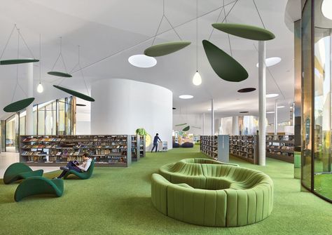 Public Library Design, Office Design Trends, Inspiration Deco, Green School, Library Architecture, Green Furniture, Workplace Design, Library Design, Commercial Space