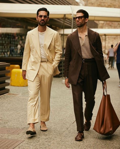 Italian Men’s Fashion, Pitti Uomo Summer, Florence Photoshoot, Street Style Suit, Mans Clothes, Summer Cocktail Attire, Wedding Guest Outfit Men, Gentleman Mode, Summer Suits Men