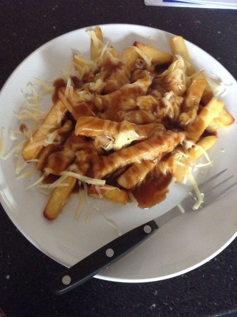 Chips, cheese and gravy. Oh so good! Cheese Chips, Gravy, Waffles, Yummy Food, Chips, Cheese, Cake, Quick Saves