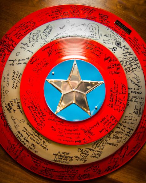 Marvel Wedding Theme, Captain America Wedding, Avengers Wedding, Comic Wedding, Marvel Wedding, Wedding In October, Comic Book Wedding, Marvel Party, Nerd Wedding