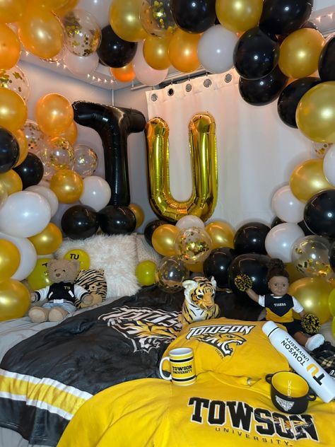 Towson University Aesthetic, Day Bed Decor, College Decision Day, Decision Day, College Decision, Bed Party, Hard Decision, Towson University, College Bedding