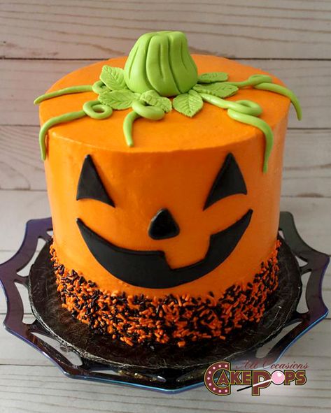 Pumpkin Halloween Cake, Pumpkin Cake Halloween, Two Tier Halloween Cakes, Small Halloween Cakes, Pumpkin Cake Decoration, Pumpkin Shaped Birthday Cake, Pumpkin Cake Design Birthday, Pumpkin Design Cake, Pumpkin Shape Cake