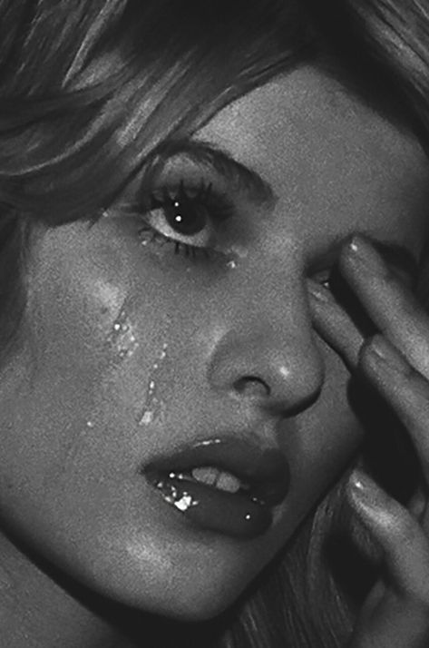 Pretty When You Cry, 1 Tattoo, White Aesthetic, Vintage Aesthetic, Black Aesthetic, Aesthetic Girl, Nostril Hoop Ring, Aesthetic Pictures, A Woman