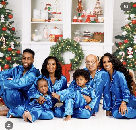 Glam Family Photoshoot, Christmas Pajama Pictures, Family Photo Props, Diy Christmas Photoshoot, Family Christmas Pictures Outfits, Christmas Pictures Outfits, Family Photo Colors, Christmas Family Photoshoot, Christmas Pjs Family