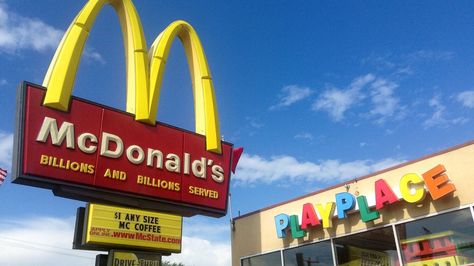 #goodfood Is McDonald's Ripping Off Franchisees on Rent? #foodie Mcdonalds Playplace, Mc Donald Logo, Mcdonald's Restaurant, Mc Donald, Happy Meal Mcdonalds, Fast Food Chains, Big Mac, Happy Meal, Bad News