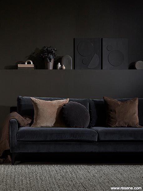 Black Wallpaper Living Room Inspiration, Moody Living Room Navy Couch, Moody Dark Living Room, Dark Lounge Ideas, Dark Lounge Room Ideas, Coloring Pages Sanrio, Dark Lounge, Dark Couch, Plum Walls