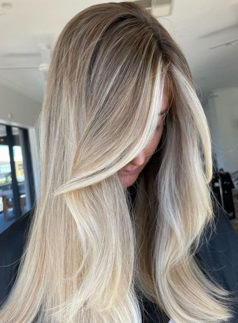 Low-Maintenance Blonde Balayage Blonde Hair Fade, Champagne Blonde Hair, Rooted Blonde, Caramel Blonde Hair, Roots Blonde Hair, Blonde Hair With Dark Roots, Cool Blonde Hair Colour, Blonde Hair With Roots, Blonde Lowlights