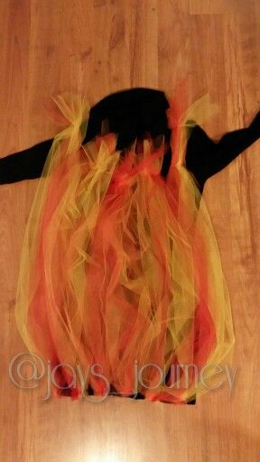 DIY FLAMES COSTUME Diy Flame Costume, Diy Fire Costume, Fire Costume Diy, Flame Costume, Witch Costume Diy, Phoenix Costume, Fire Costume, Dragons Love Tacos, Fire Fairy