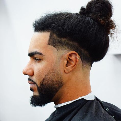 Mid Fade Man Bun, Man Buns Curly Hair, Man Bun With Fade, Man Bun Curly Hair, Long Hair Fade, Man Bun Haircut, Hard Part Haircut, Hairstyle Fade, Man Buns