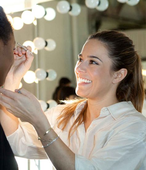 Jenna Menard creating makeup look at Karen Walker FW12 Makeup Secret, Makeup Artist Tips, Her Makeup, Celebrity Makeup Artist, Karen Walker, Celebrity Makeup, Beauty Routines, Makeup Artist, Psychology